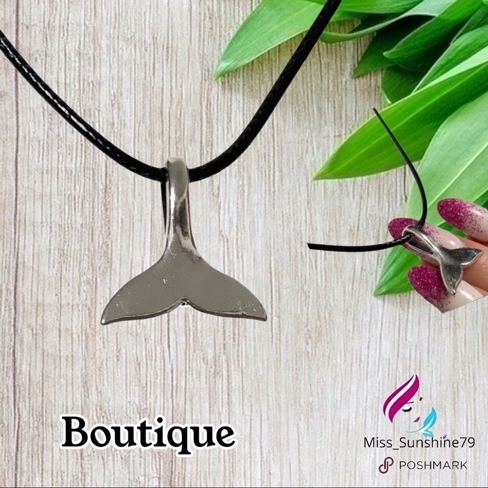 Boutique - Mermaid Tail leather necklace 🧜‍♀️